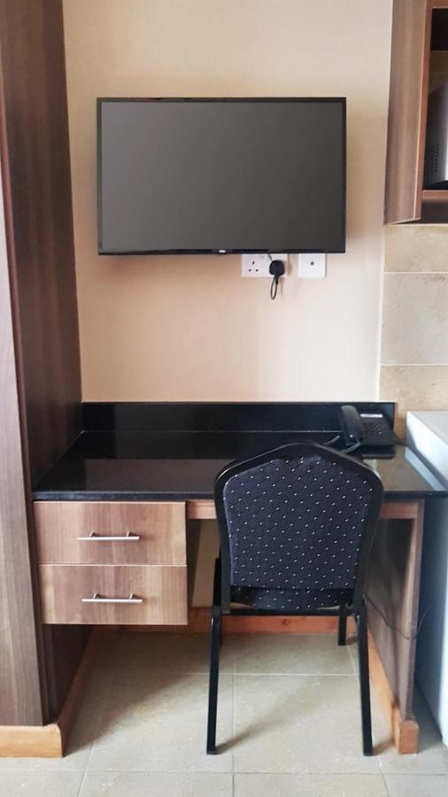 Nairobi West Suites Buitenkant foto